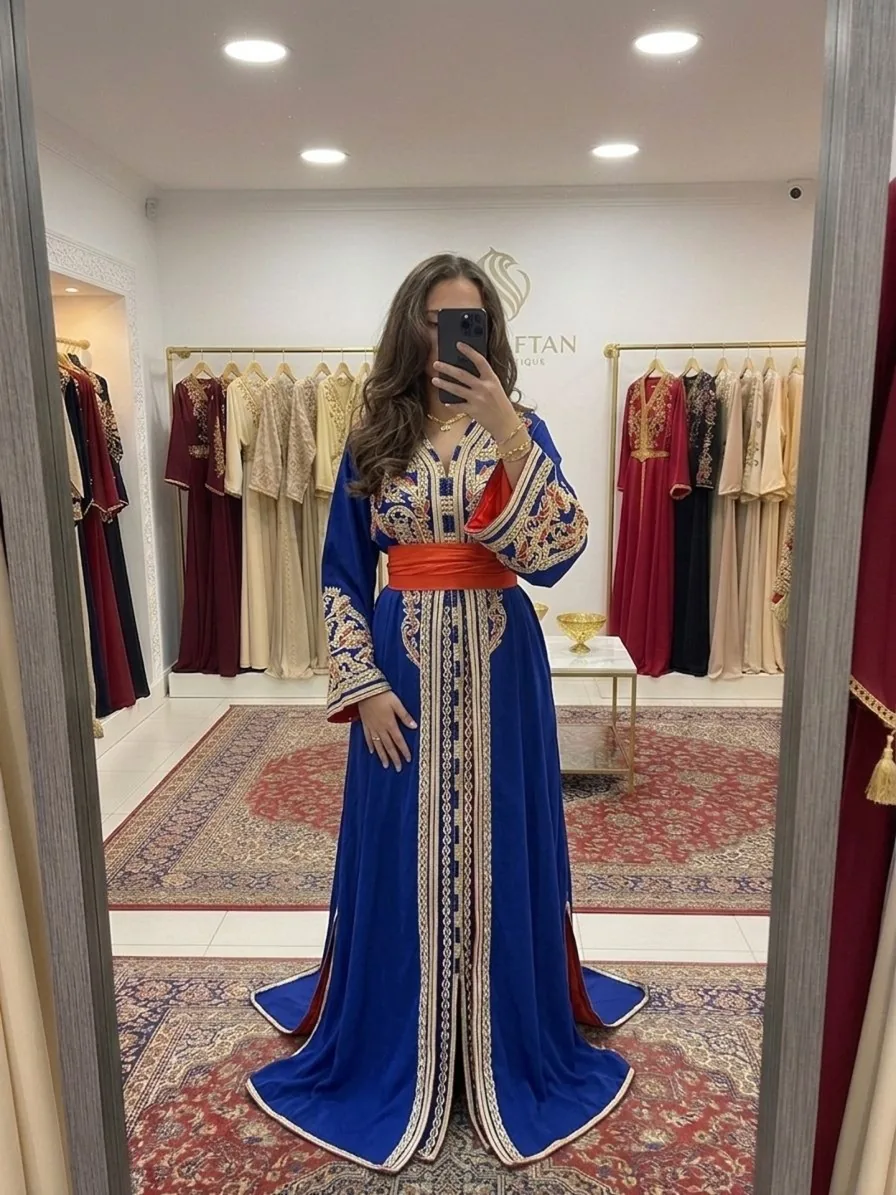 Takchita Bleu Majesté - Caftans en location ou achat chez SO Caftan en Ile-de-France